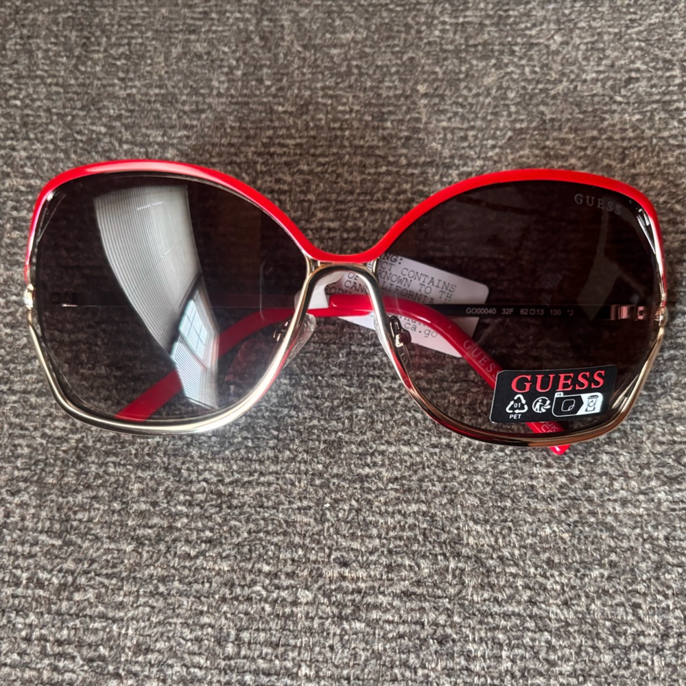 NWT Guess Red and Gold Sunglasses 🕶️